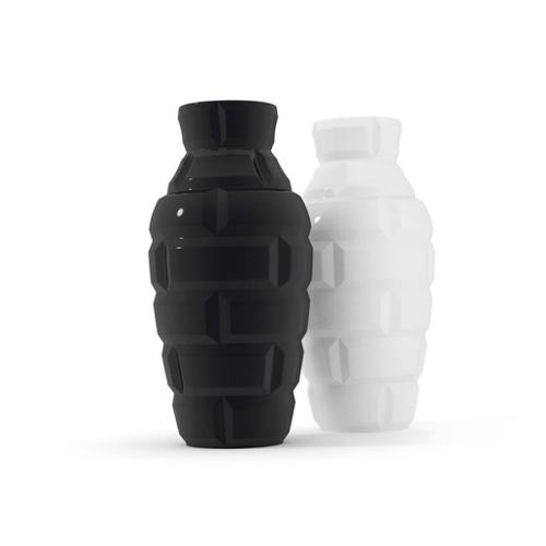 Chocofur porcelain vases