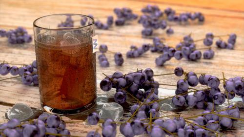 iced tea and grapes