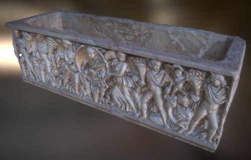 Season sarcophagus with portrait